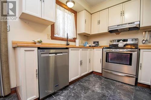 247 Corbett Drive, Kawartha Lakes (Pontypool), ON - Indoor Photo Showing Kitchen