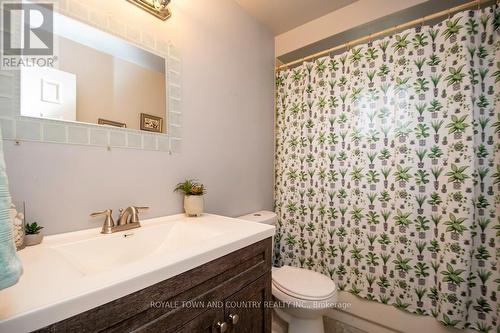 247 Corbett Drive, Kawartha Lakes (Pontypool), ON - Indoor Photo Showing Bathroom