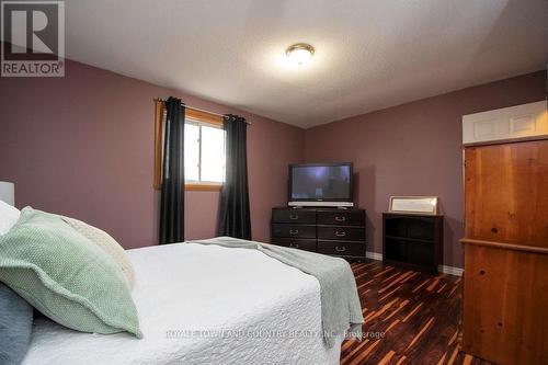 247 Corbett Drive, Kawartha Lakes (Pontypool), ON - Indoor Photo Showing Bedroom