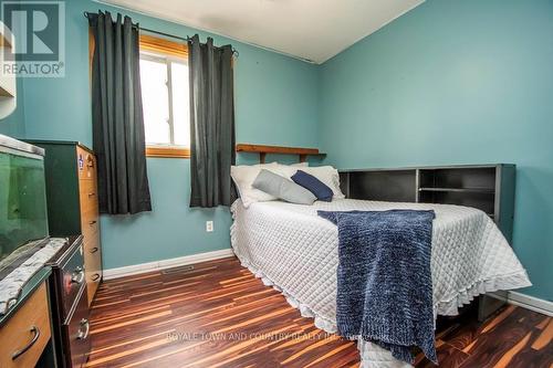 247 Corbett Drive, Kawartha Lakes (Pontypool), ON - Indoor Photo Showing Bedroom