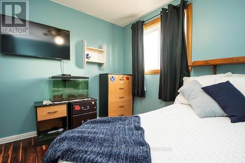 247 Corbett Drive, Kawartha Lakes (Pontypool), ON - Indoor Photo Showing Bedroom