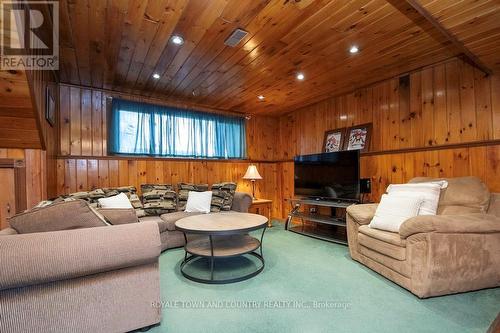 247 Corbett Drive, Kawartha Lakes (Pontypool), ON - Indoor Photo Showing Living Room