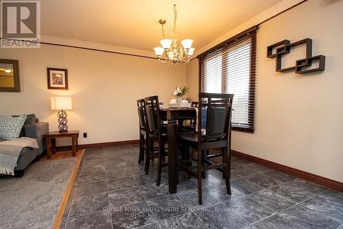 247 Corbett Drive, Kawartha Lakes (Pontypool), ON - Indoor Photo Showing Dining Room