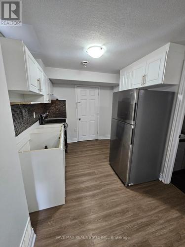 (Bsmt) - 3 Baffin Crescent, Brampton, ON - Indoor Photo Showing Kitchen