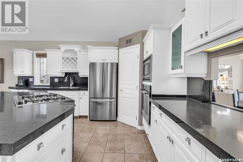 230 Brookhurst Crescent, Saskatoon, SK - Indoor Photo Showing Kitchen With Stainless Steel Kitchen With Upgraded Kitchen