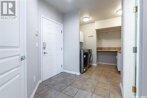 230 Brookhurst Crescent, Saskatoon, SK - Indoor