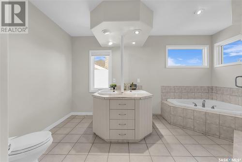 230 Brookhurst Crescent, Saskatoon, SK - Indoor Photo Showing Bathroom