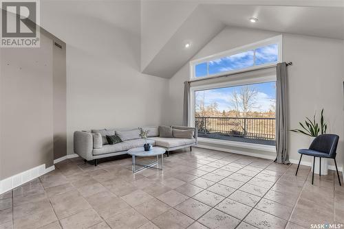 230 Brookhurst Crescent, Saskatoon, SK - Indoor