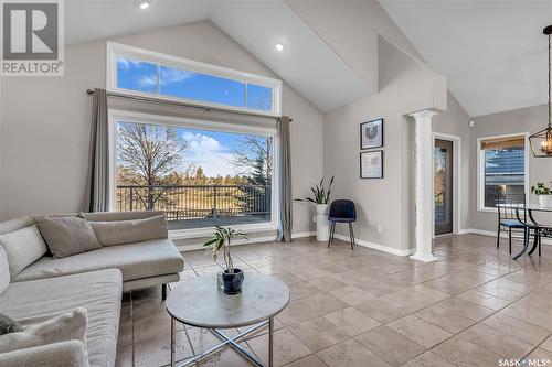 230 Brookhurst Crescent, Saskatoon, SK - Indoor Photo Showing Living Room