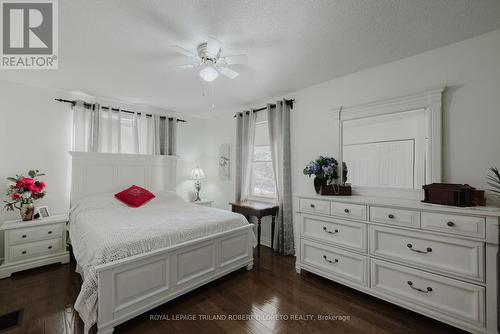 11 Elmhurst Street, Middlesex Centre (Kilworth), ON - Indoor Photo Showing Bedroom