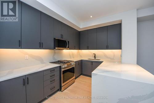 119 - 1 Wasdale Road, Mississauga, ON - Indoor Photo Showing Kitchen With Upgraded Kitchen