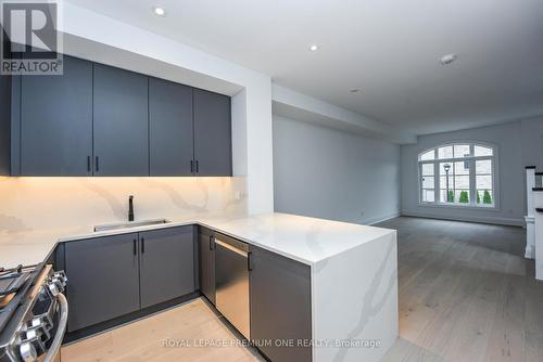 119 - 1 Wasdale Road, Mississauga, ON - Indoor Photo Showing Kitchen