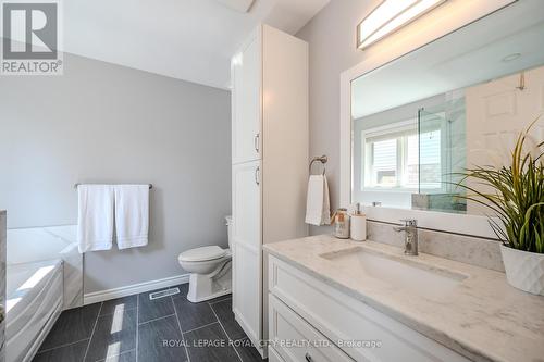 7 Whitetail Court, Guelph, ON - Indoor Photo Showing Bathroom