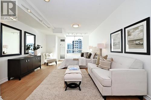 Ph 3 - 850 Steeles Avenue W, Vaughan, ON - Indoor Photo Showing Living Room