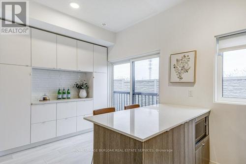 62 - 1121 Cooke Boulevard, Burlington, ON - Indoor Photo Showing Kitchen