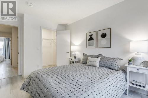 62 - 1121 Cooke Boulevard, Burlington, ON - Indoor Photo Showing Bedroom