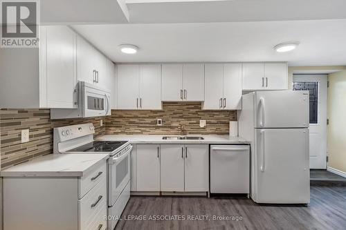 5 Rutherford Avenue, Toronto, ON - Indoor Photo Showing Kitchen