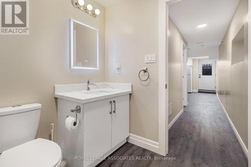 5 Rutherford Avenue, Toronto, ON - Indoor Photo Showing Bathroom