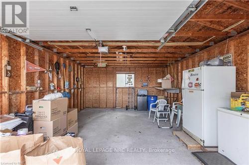 305 Lincoln Street, Welland, ON - Indoor Photo Showing Garage