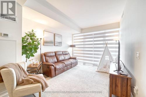 1711 - 330 Richmond Street W, Toronto, ON - Indoor Photo Showing Living Room