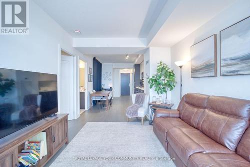 1711 - 330 Richmond Street W, Toronto, ON - Indoor Photo Showing Living Room