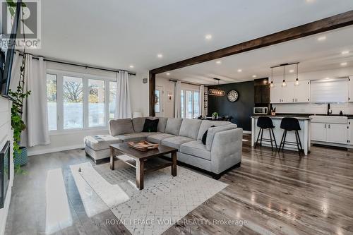 769 John Street W, North Perth, ON - Indoor Photo Showing Living Room