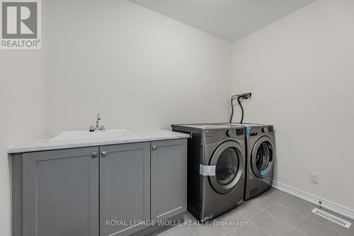 261 Broadacre Drive, Kitchener, ON - Indoor Photo Showing Laundry Room