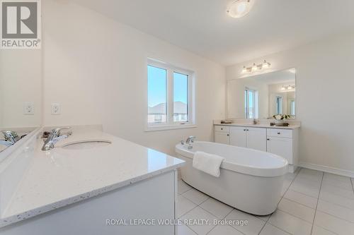 261 Broadacre Drive, Kitchener, ON - Indoor Photo Showing Bathroom