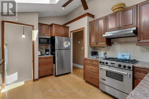 218 Glen Castle Road, Kingston (City Southwest), ON - Indoor Photo Showing Kitchen