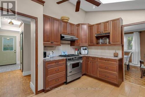 218 Glen Castle Road, Kingston (City Southwest), ON - Indoor Photo Showing Kitchen