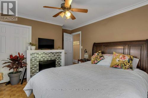 218 Glen Castle Road, Kingston (City Southwest), ON - Indoor Photo Showing Bedroom