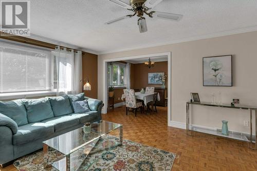 218 Glen Castle Road, Kingston (City Southwest), ON - Indoor Photo Showing Living Room