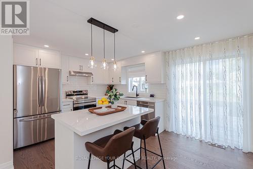 5 Selkirk Crescent, Barrie, ON - Indoor Photo Showing Kitchen With Upgraded Kitchen