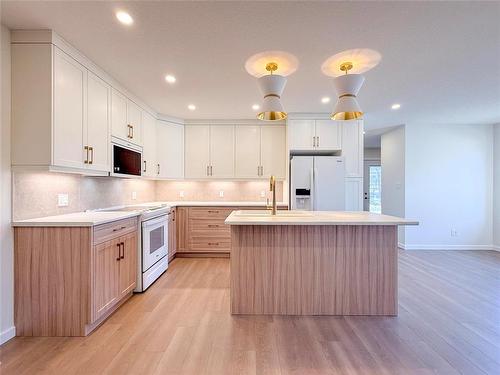 178 7Th Avenue W, Souris, MB - Indoor Photo Showing Kitchen