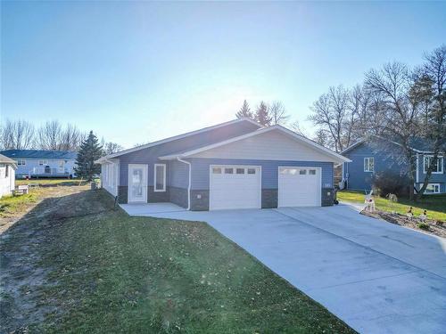 178 7Th Avenue W, Souris, MB - Outdoor