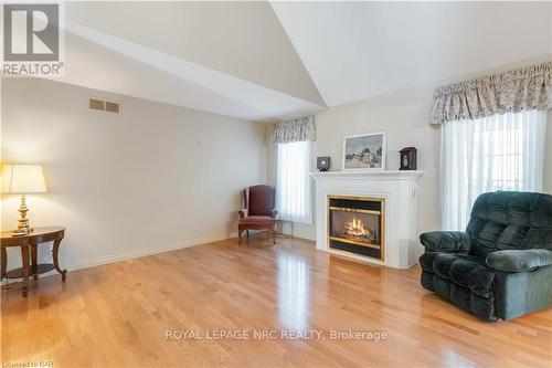 3508 Heritage Lane, Lincoln (980 - Lincoln-Jordan/Vineland), ON - Indoor Photo Showing Living Room With Fireplace