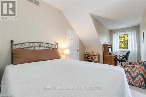 3508 Heritage Lane, Lincoln (980 - Lincoln-Jordan/Vineland), ON - Indoor Photo Showing Bedroom