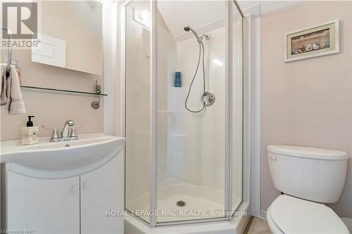 3508 Heritage Lane, Lincoln (980 - Lincoln-Jordan/Vineland), ON - Indoor Photo Showing Bathroom