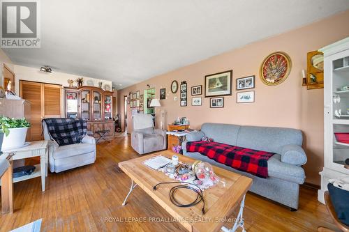 6089 Old Highway 2, Tyendinaga, ON - Indoor Photo Showing Living Room