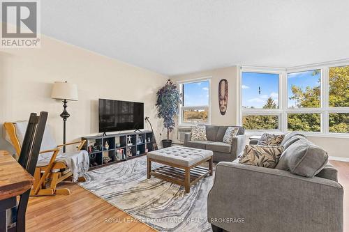 409 - 675 Davis Drive, Kingston (East Gardiners Rd), ON - Indoor Photo Showing Living Room