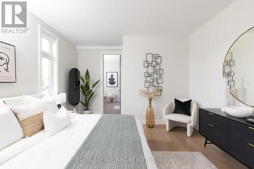 5 - 205 St.Davids Road, Thorold (558 - Confederation Heights), ON - Indoor Photo Showing Bedroom