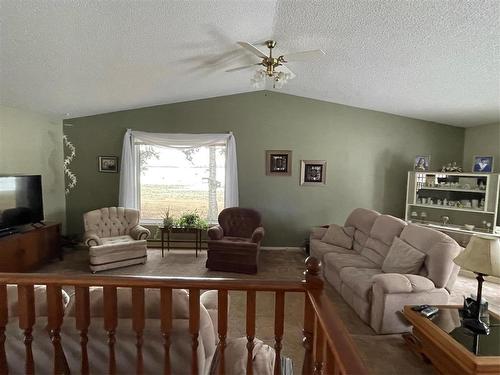 Swan River, Manitoba - Indoor Photo Showing Living Room