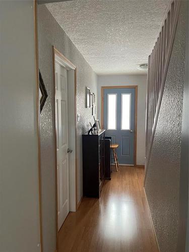 Swan River, Manitoba - Indoor Photo Showing Other Room