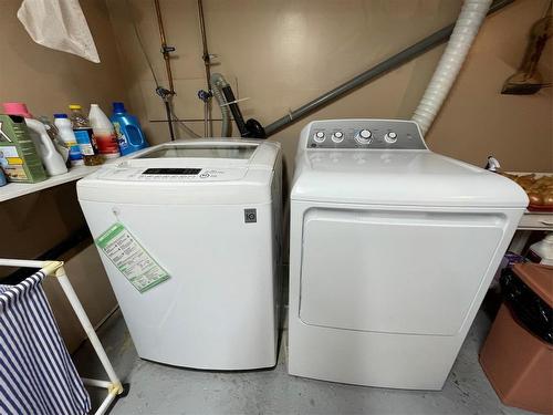 Swan River, Manitoba - Indoor Photo Showing Laundry Room