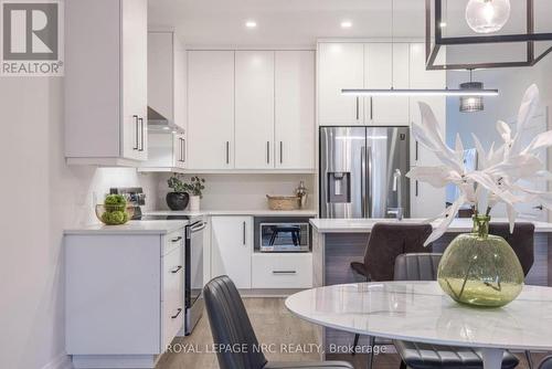 10 - 205 St.Davids Road, Thorold (558 - Confederation Heights), ON - Indoor Photo Showing Kitchen With Upgraded Kitchen