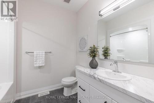 10 - 205 St.Davids Road, Thorold (558 - Confederation Heights), ON - Indoor Photo Showing Bathroom