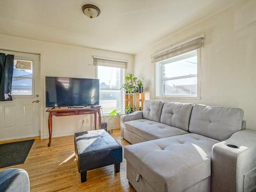 Salon - 1021 Rue Deschaillons, Sherbrooke (Fleurimont), QC - Indoor Photo Showing Living Room