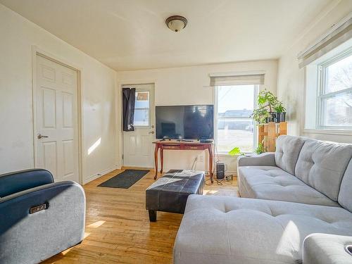 Salon - 1021 Rue Deschaillons, Sherbrooke (Fleurimont), QC - Indoor Photo Showing Living Room