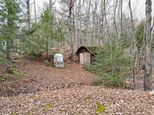 Shed - 4 Ch. M.-Cousineau, Val-Des-Monts, QC 