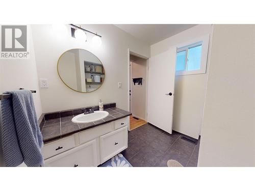 2309 7Th Street N, Cranbrook, BC - Indoor Photo Showing Bathroom